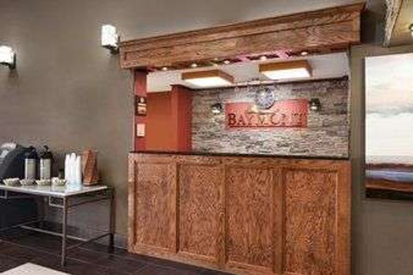 BAYMONT SUITES SPRINGFIELD (Springfield)